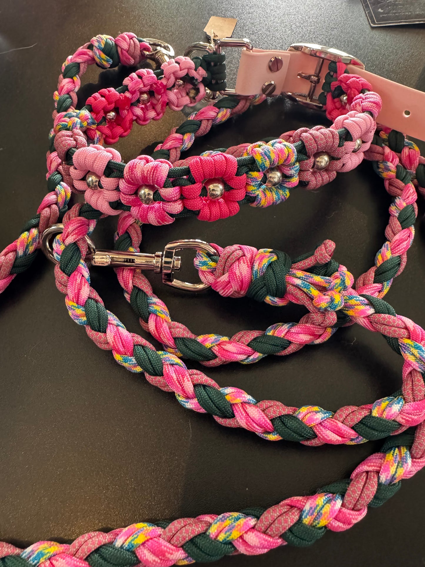 COLLARS-LEASHES-HARNESSES-BACKPACKS